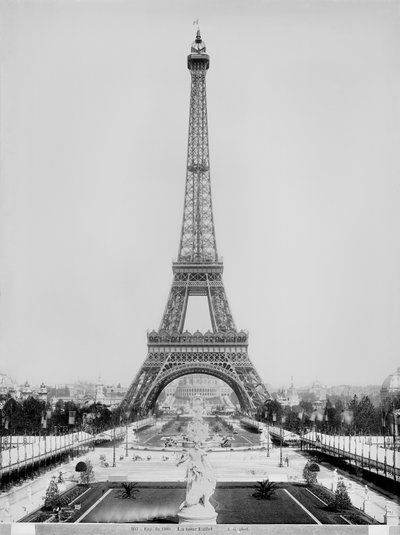La Tour Eiffel photographiée pendant l